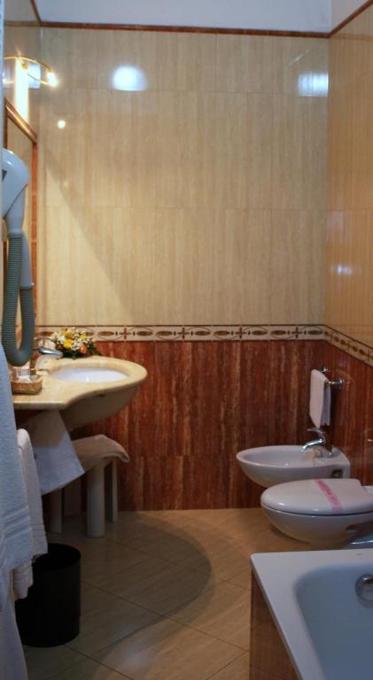 Double or Twin Room with Sea View