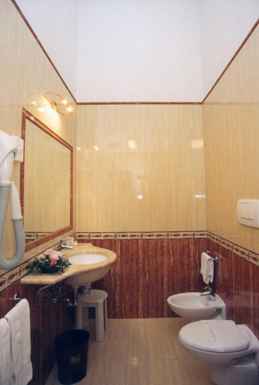 Double Room,61040779:JPEG